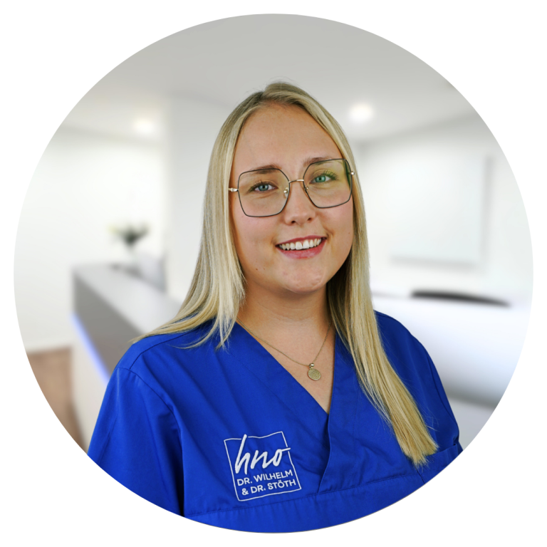 MFA Isabell Roth in der HNO Praxis Dr. Wilhelm im Gesundheitszentrum Karlstadt Isabell Roth, Medizinische Fachangestellte und Hygienebeauftragte bei HNO Dr. Wilhelm in Karlstadt
